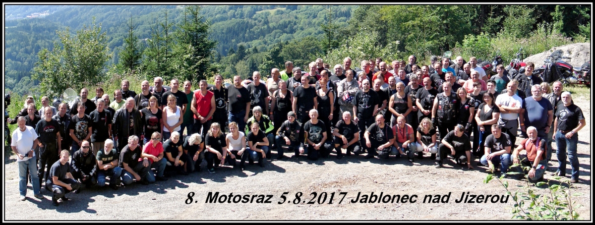 Společné foto z motosrazu